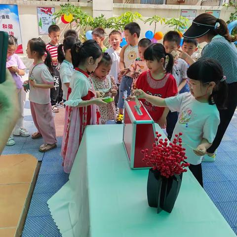 “物品有价，爱无价”一小太阳幼儿园“献爱心义卖”活动圆满成功🌹