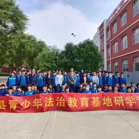 法律伴我成长——南柏舍镇中学青少年法治教育基地轮训纪实