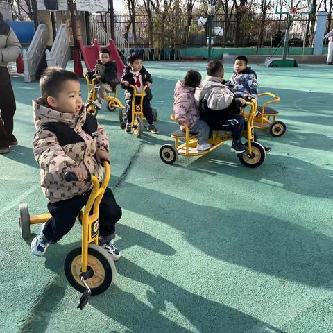 《骑乐无穷》——小三班骑行区自主游戏案例