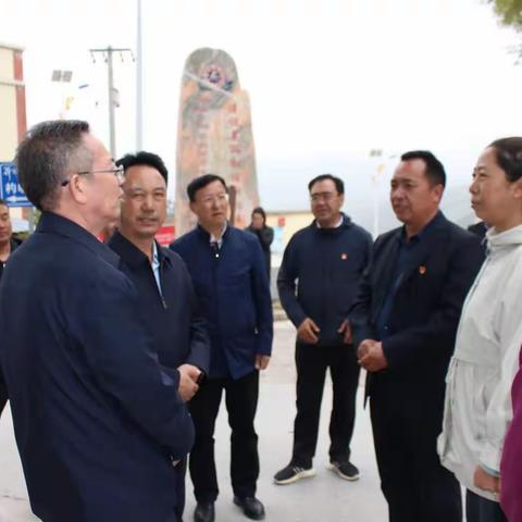 教育部学生资助工作调研组深入学校并观看了少年宫特色活动表演