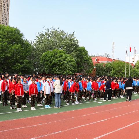 迷彩青春，淬炼军魂——毕业季军训活动