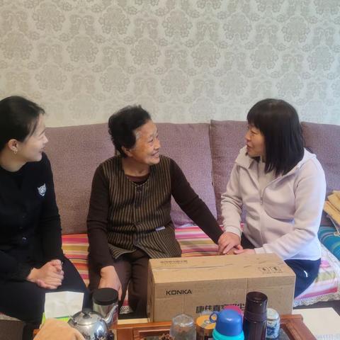 清流坊社区：感恩母爱 温暖同行