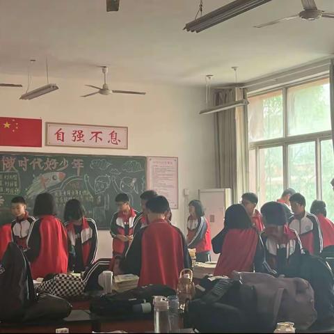 【陶山中学】【关爱学生，幸福成长 】劳动启心智，双手创未来——记陶山中学七年级26班卫生大扫除