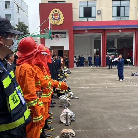 福田街道应急管理中心对辖区高层微型消防站进行拉动培训