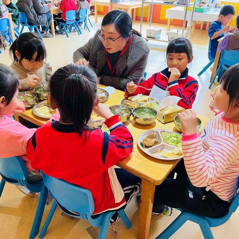 【保健微课堂】——一日生活皆教育——大二班自主加餐