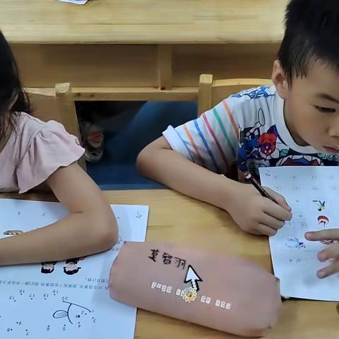 大三班教学展示：时光如梭，不知不觉孩子们美好的一学期幼儿园生活快要结束了	，暑假也即将到来!