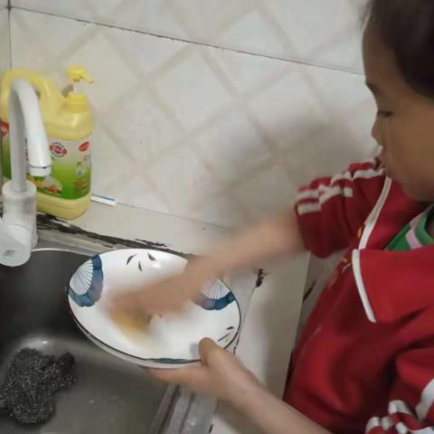 劳动实践——清洗餐具一三班