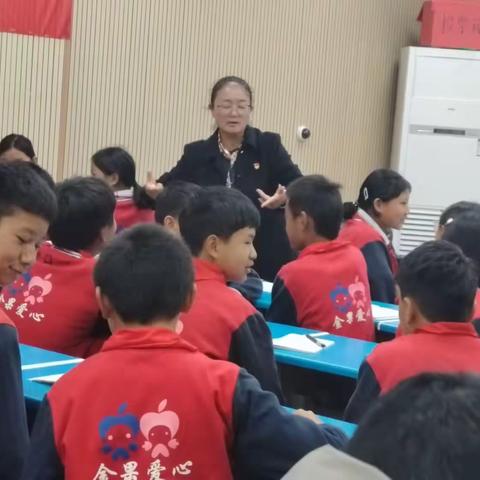 丙中洛镇中心学校心里健康课堂——从“心”赋能“育”见美好！