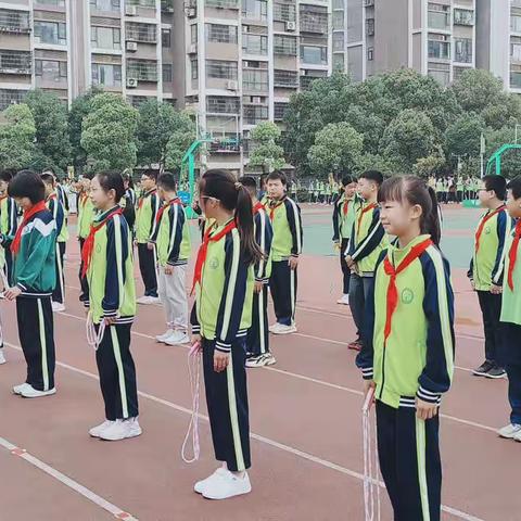 长沙县盼盼第二小学“趣享运动，乐享童年”2024年春季田径运动会暨心理主题活动1808班