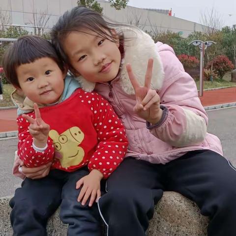 同一个地方不同的年度姐妹留影（待续）（2021-2024）