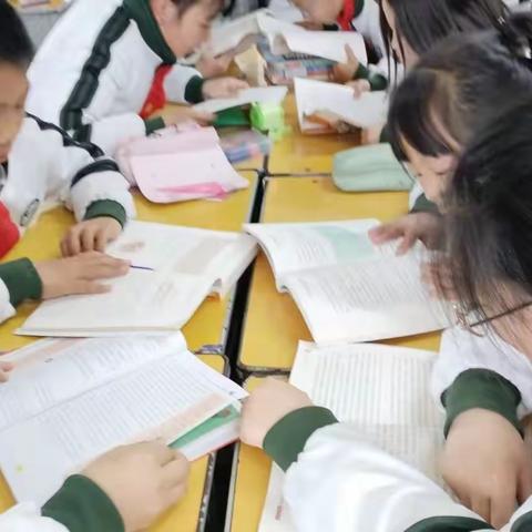 阅读同行   书香润心——思源实验学校五年级阅读交流会