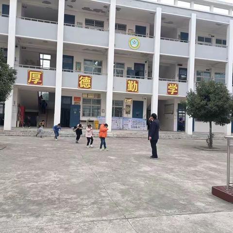 心系安全，警钟长鸣——武功乡滚河孙小学消防安全演练