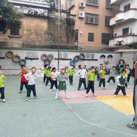 钟一幼儿园中班级篮球🏀托管班