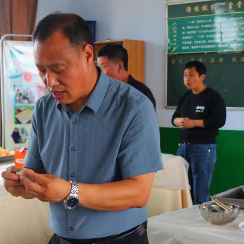 行知三中：快乐的饺子  温馨的生活