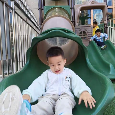 木子幼儿园小二班张淳锐小朋友2023年春季幼儿园日常！