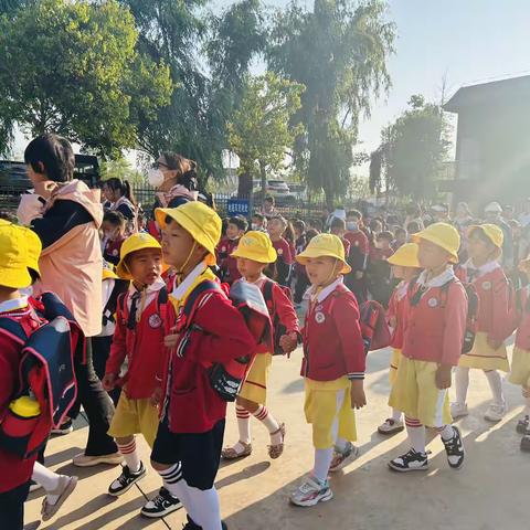 初探小学新体验，礼遇成长筑梦想——昌宁县舞彩缤纷幼儿园走进思源小学