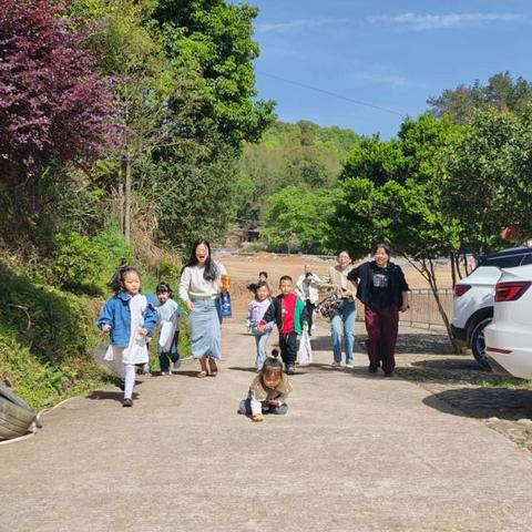 在“嗨”玩中成长———2025年春德化县湖前幼儿园大四班亲子研学活动