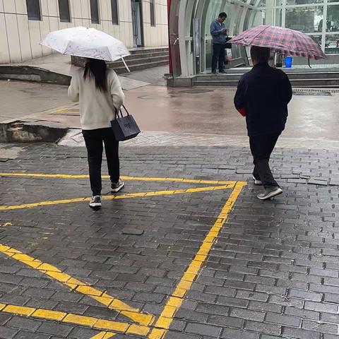 加强雨天巡查，排查安全隐患