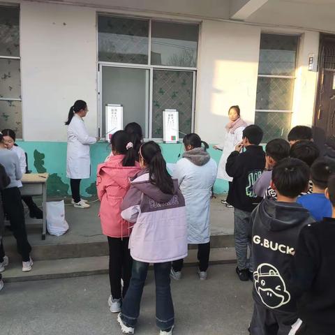 预防近视 | 珍爱视力 照亮未来——冯庄小学开展小学生视力检测活动