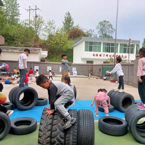 2023年全国学前教育宣传月——倾听儿童，相伴成长