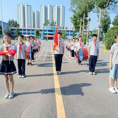 国在我心中    旗帜向未来———富康小学四年级三班升旗仪式