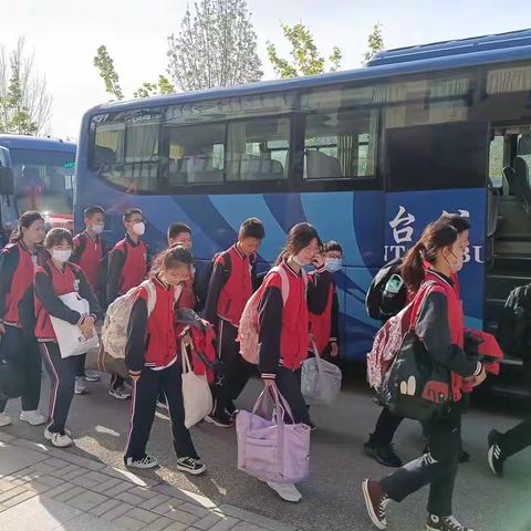 “读万卷书，行万里路”，记录开发区六中初二级部二班综合劳动实践周的每一刻精彩
