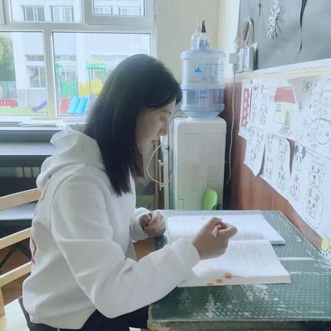 【“三抓三促”行动进行时】用心呵护 用爱浇灌——漳县金钟中学优秀教师曾彩莲