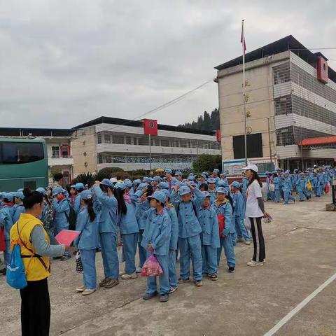 宁远县鲤溪完全小学"重走长征路、继承革命精神"研学实践教育活动