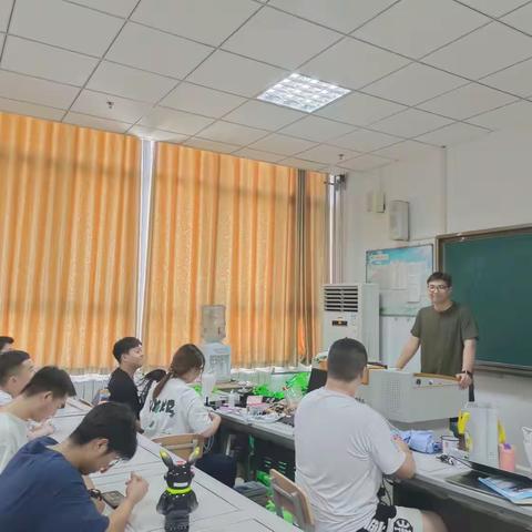 电气自动化2103《学先进思想，创优良学风》班会