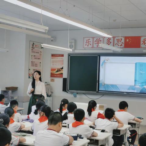 研“语”绽芳华  聚力共成长 ——小溪塔三小教联体黄花小学“生动课堂”联教联研活动