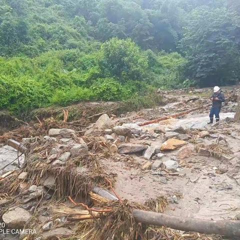 后勤凝心聚力   保障生活用水