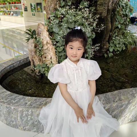 中四班生日会——杜清雅五岁啦！