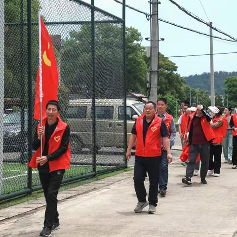 尊老爱老，党员先行—新建中学党总支“‘八八战略’在身边”主题宣讲暨慰问韩畈村居家养老照料中心活动