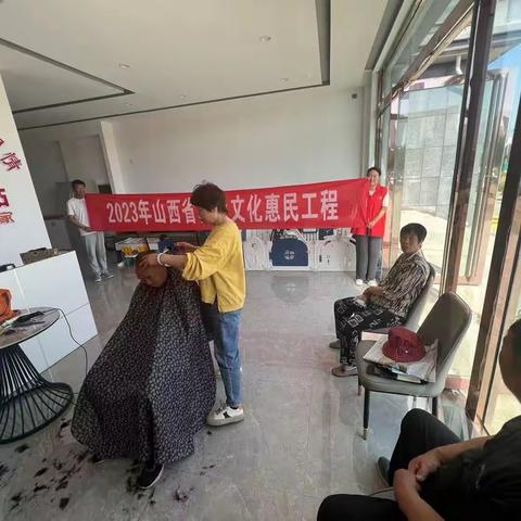 常青街道常宁社区——“志愿服务送关怀  免费理发暖人心”