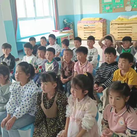 阳光幼儿园5.12防震减灾演练活动