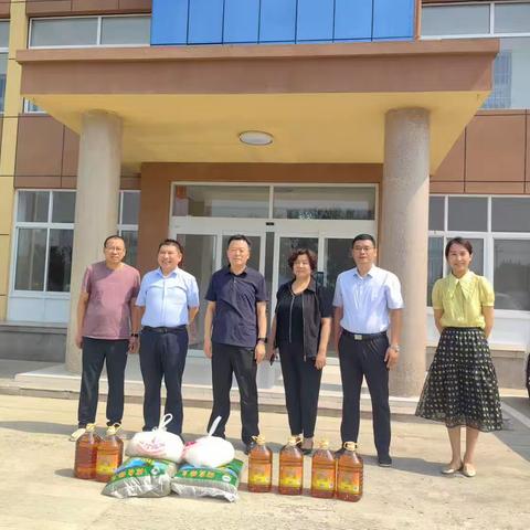 战酷暑 送清凉 暖人心 鼓干劲 ——市中心工会慰问高新区一线