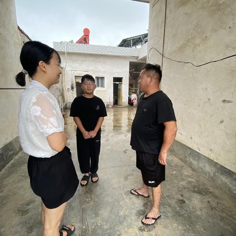 刘寨小学暑假防溺水、交通、饮食、消防等安全工作家访