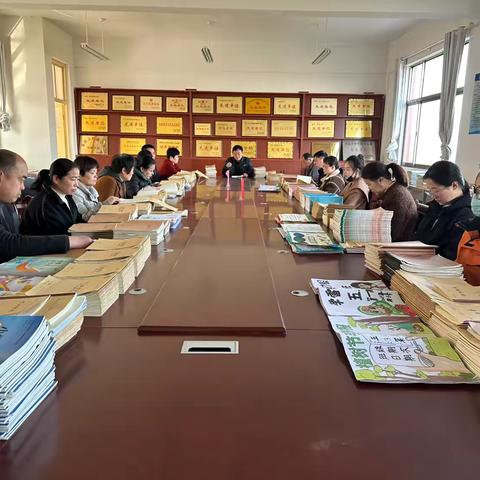 “赏”优秀作业 “展”榜样风采—— 黄泥冈镇中心小学开展优秀作业展评活动