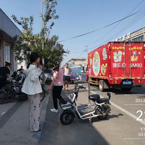 路宽人心敞---记城市化整治活动