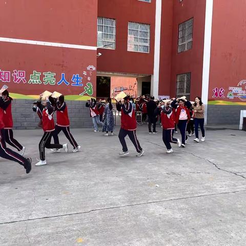 提高师生危机观念 增强防震减灾意识一驻马店市第二十小学防震减灾安全教育活动