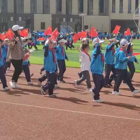 “凝阳光体育精神，展班级运动风采”——大成双语小学部一年级一班周分享