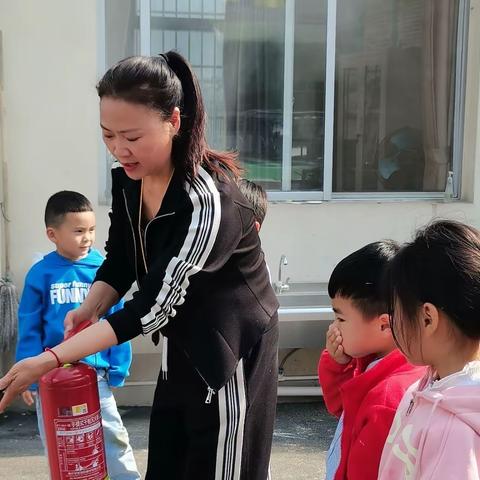 枣阳市直机关幼儿园张湾园防火、防震、防踩踏安全疏散演练活动