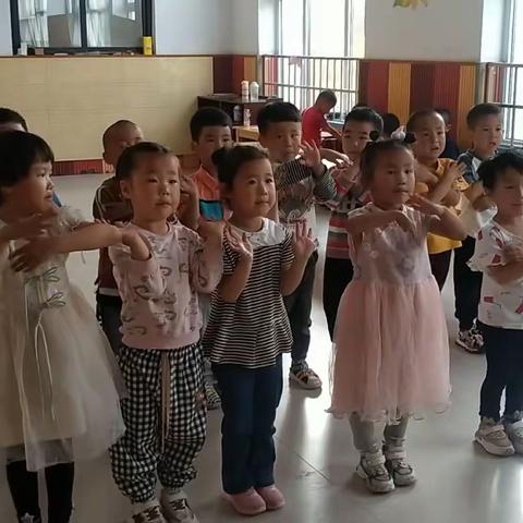 【关爱学生，幸福成长】辛屯小学附属园祝所有妈妈母亲节快乐！