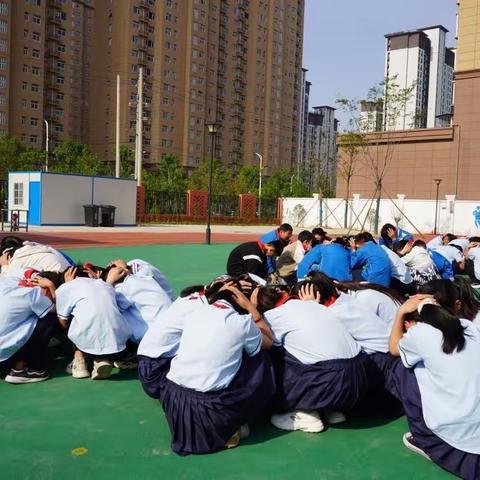 应急有方 临“震”不慌——开封市辛堤头小学防震减灾应急疏散演练