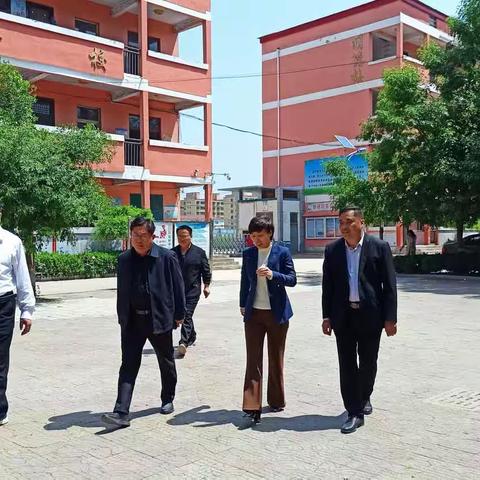 关爱学生幸福成长——馆陶县副县长吴瑞丽到魏僧寨实验小学调研工作