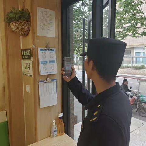 排查餐饮门店，坚决遏制油烟污染