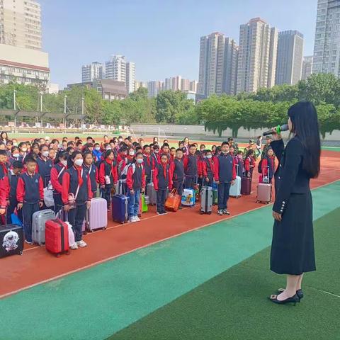 学军人之风采，强自身之体魄，成国家之栋梁