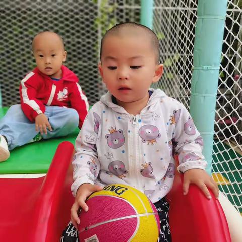 绘出快乐瞬间，留住精彩童年。