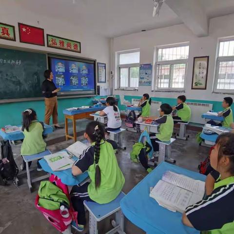 言传身教促成长--李韩店小学青蓝工程 师徒结对活动