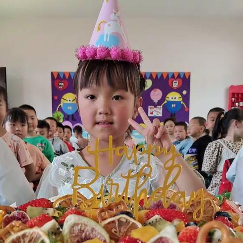 【小灵童幼儿园大二班】——张可馨宝贝生日美篇